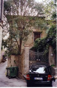Gate